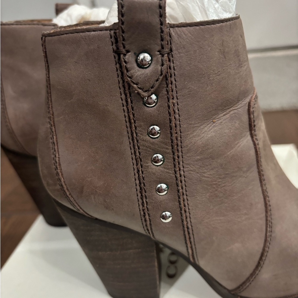 Coach Women's Ankle Booties Size 6 Color Smoke - Picture 2 of 7